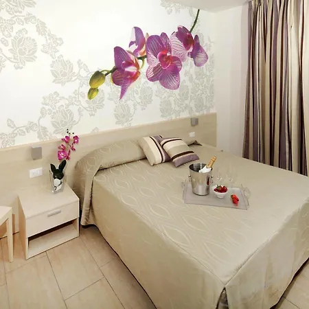 Alex Hotel 3*